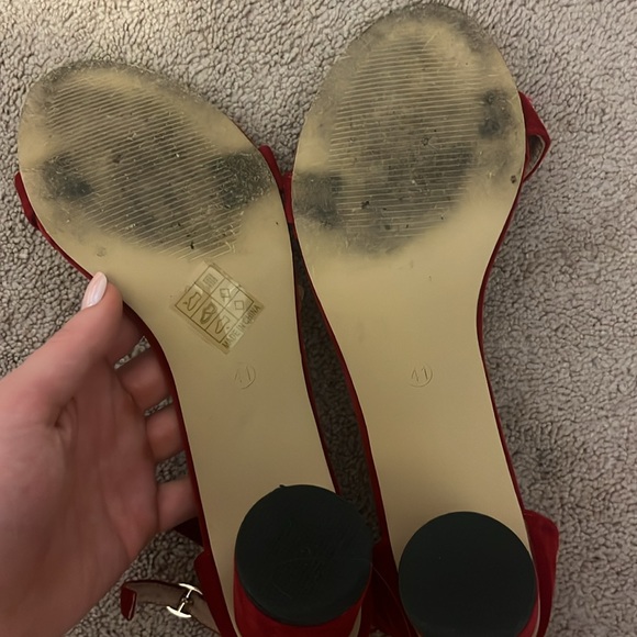 Red Heels - Picture 2 of 2
